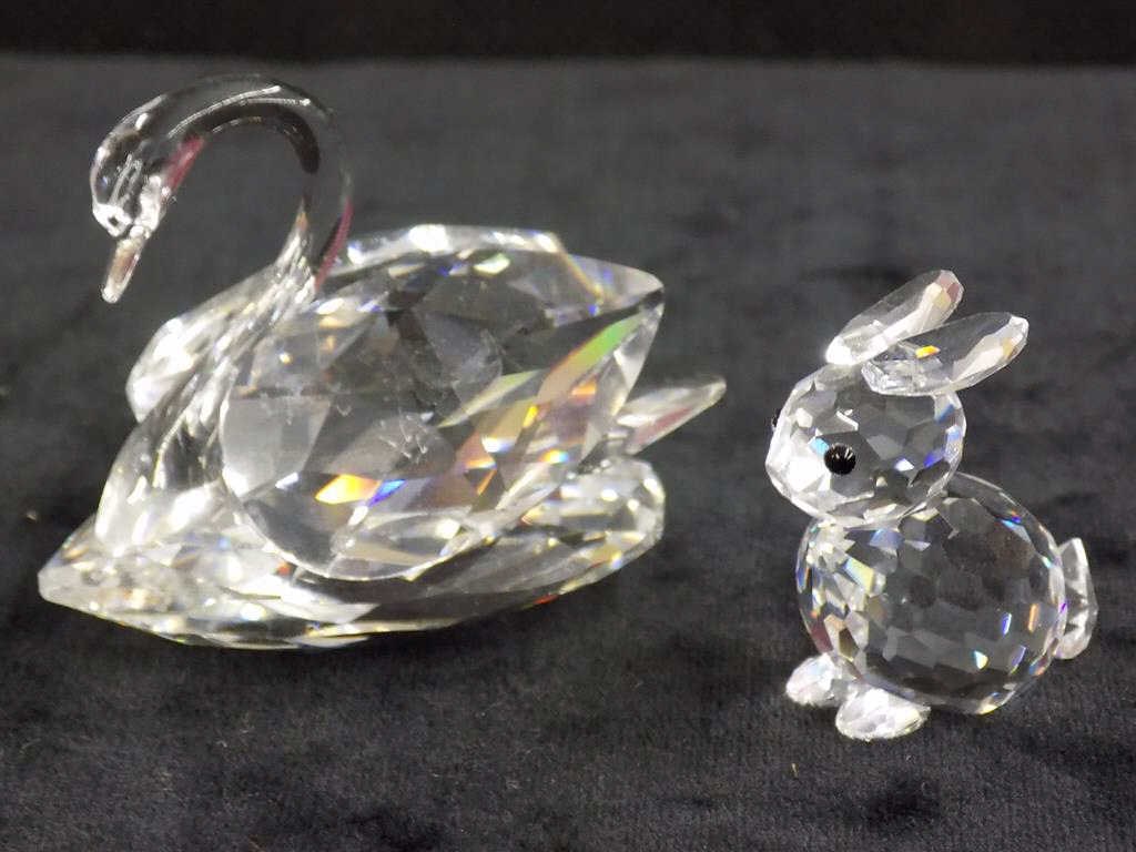 SWAROVSKI CRYSTAL ART GLASS SWAN RABBIT SCULPTURES: Swarovski Crystal Art Glass Swan and Rabbit Sculptures. Measurements 1.5" x 1.5" x 2" and 1.25" x 1" x 1" 1 lb