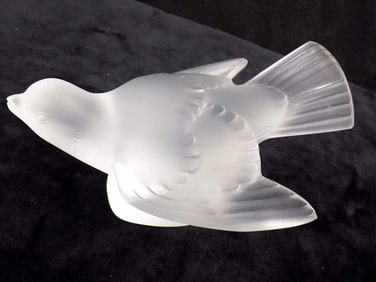 LALIQUE CRYSTAL ART GLASS SPARROW BIRD SCULPTURE