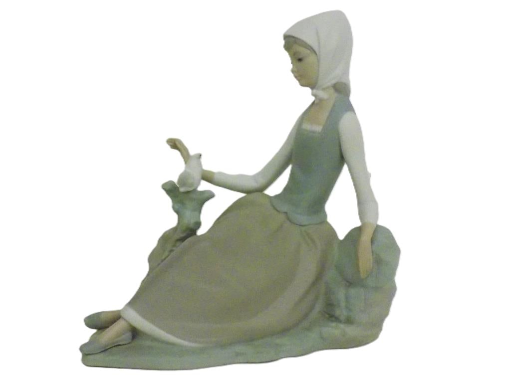 LLADRO SHEEPHERDESS WITH DOVE FIGURINE GROUP (1 of 4)