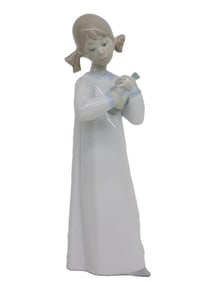 LLADRO GIRL WITH GUITAR PORCELAIN FIGURINE