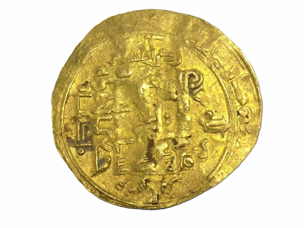 ANCIENT PERSIAN 22K GOLD DINAR COIN 700 - 900 AD (1 of 2)