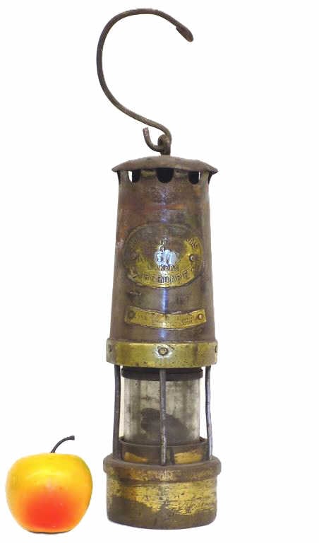 THOMAS & WILLIAMS No 37 BRASS MINERS LANTERN LAMP (1 of 6)