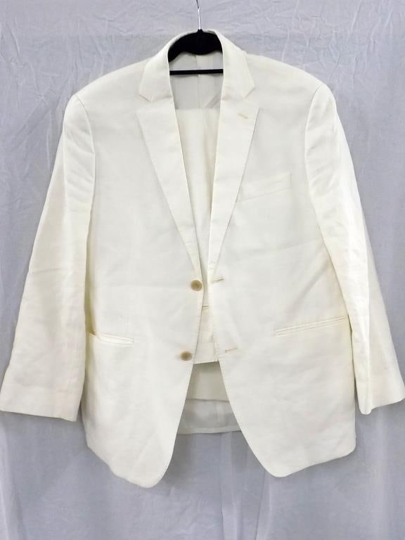RALPH LAUREN DESIGNER MEN'S SUIT JACKET & PANTS: Ralph Lauren Designer Men's Dress Suit. White Jacket & Pants. Jacket Size 40S Shoulder Width 18" Pants Size 34S Length 40" Retailed by Lord & Taylor