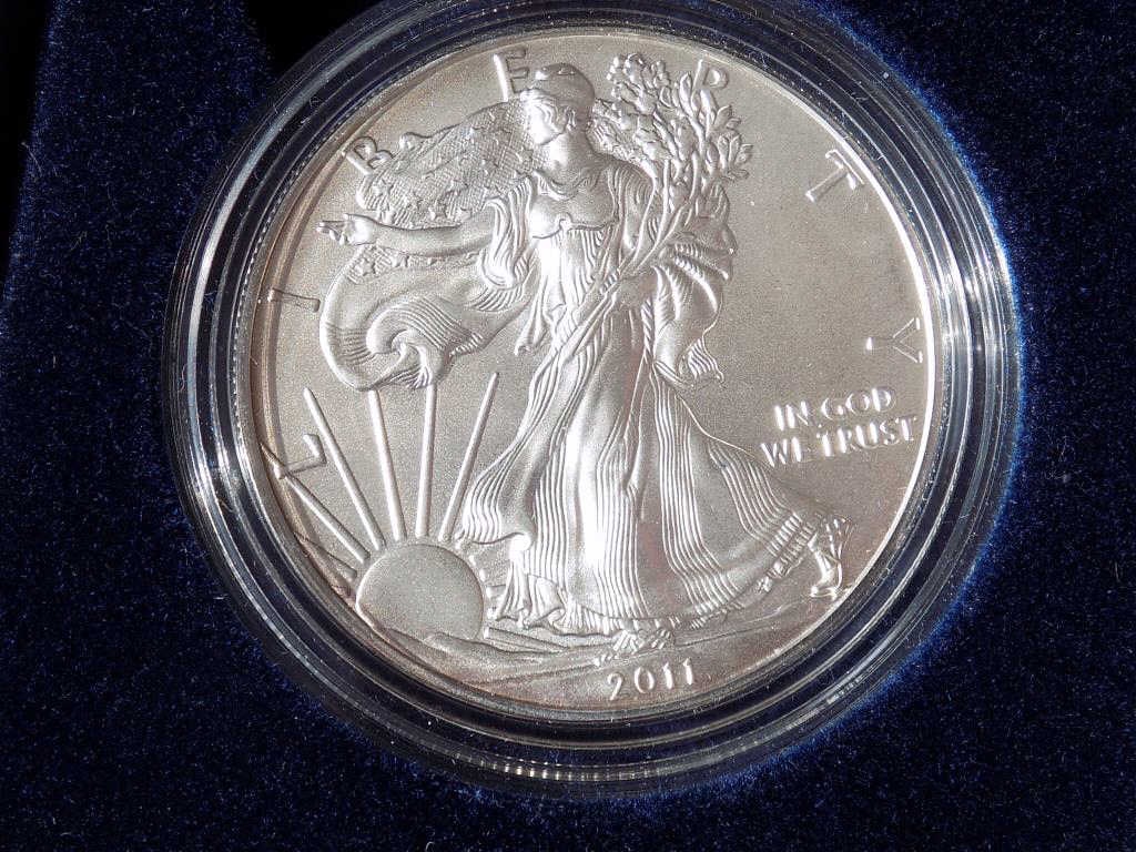 US MINT 2011 AMERICAN EAGLE SILVER DOLLAR COIN UNC (1 of 3)
