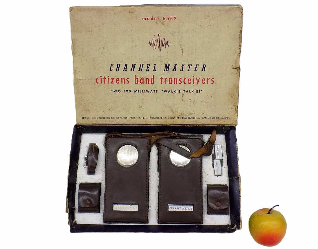 VINTAGE CHANNEL MASTER MODEL 6552 WALKIE TALKIES (1 of 3)