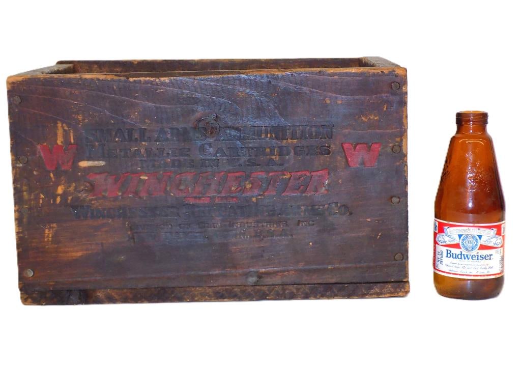 EARLY WINCHESTER ADVERTISING GUN AMMO CRATE (1 of 6)