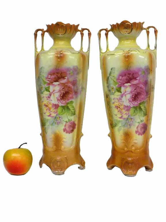 VICTORIAN ROSES PORCELAIN VASES (1 of 4)