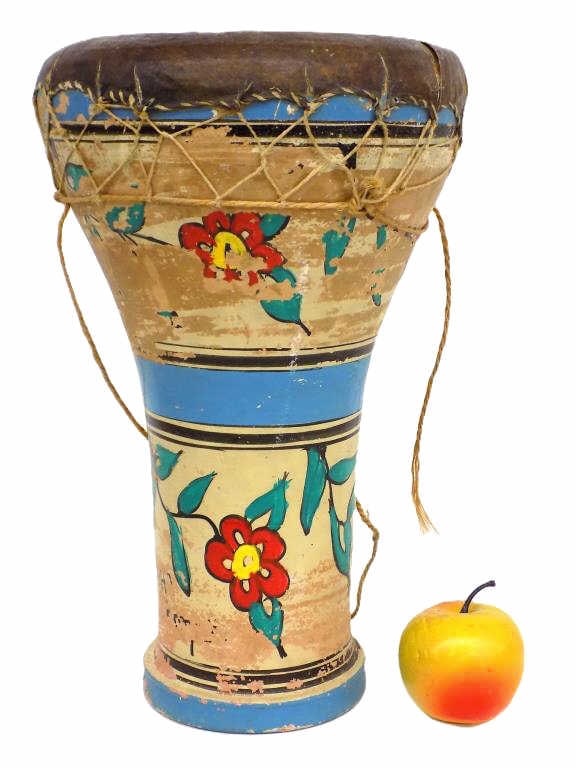 VINTAGE AFRICAN PAINTED CLAY MUSICAL DRUM (1 of 2)