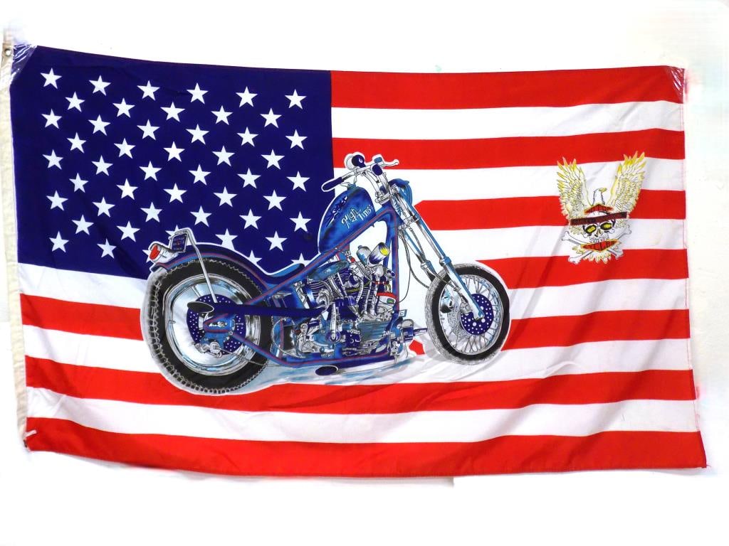 HARLEY DAVIDSON MOTORCYCLE AMERICAN FLAG (1 of 4)