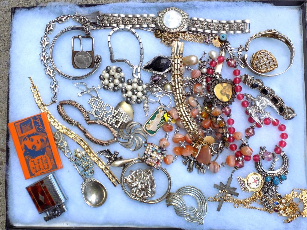 VINTAGE JEWELRY LOT WATCHES BRACELETS NECKLACES: Vintage Estate Jewelry Lot. Including Various Wristwatches, Bracelets, Necklaces, Earrings, Brooches, Pins, Lighter, Souvenir spoon etc. As is, As found. Case not included