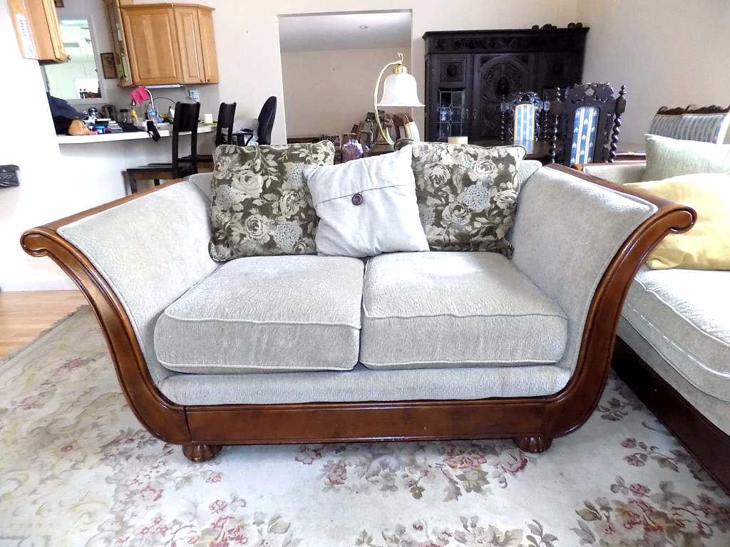 SCHNADIG DESIGNER SCROLLED OAK LOVE SEAT (1 of 3)