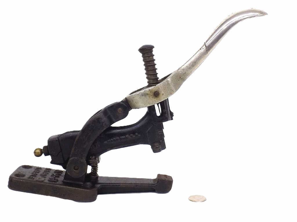 ANTIQUE ACME No 1-11 INDUSTRIAL CAST IRON STAPLER (1 of 3)