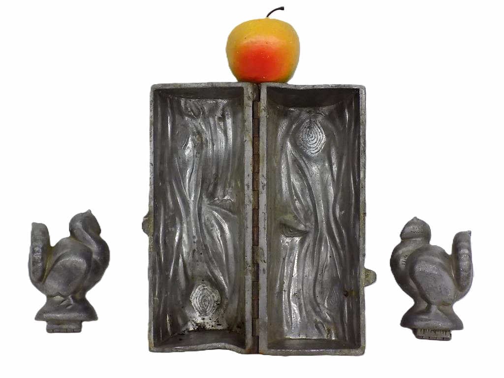 VINTAGE GROUP OF LEAD CHOCOLATE MOLDS LOG ETC (1 of 1)