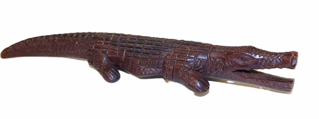 FOLK ART PROWLING ALLIGATOR MAHOGANY WOOD CARVING (1 of 3)