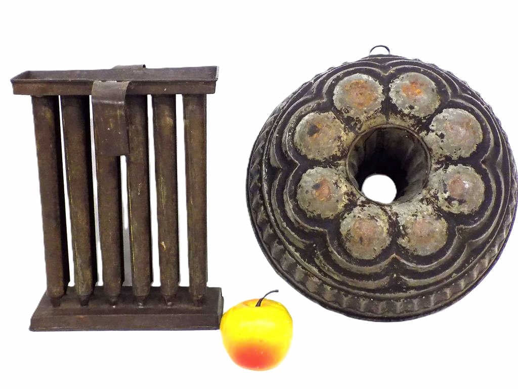 19TH CENTURY HUDSON VALLEY CANDLE & CAKE MOLD (1 of 2)