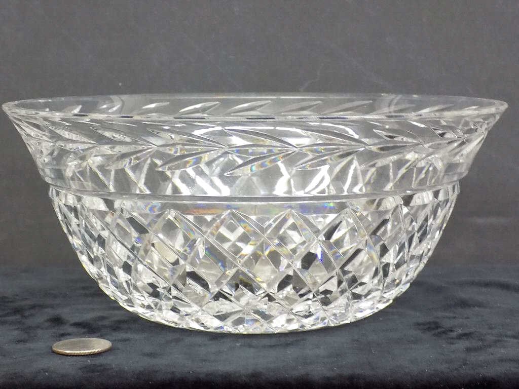WATERFORD GLANDORE LAUREL & DIAMOND CRYSTAL BOWL (1 of 4)