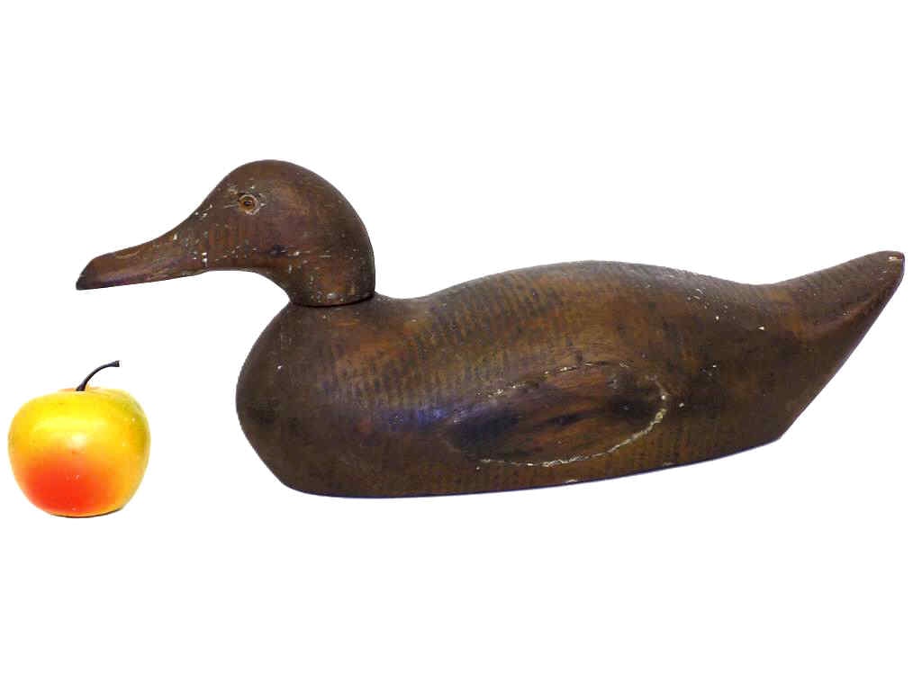 PRIMITIVE FOLK ART WOODEN DUCK DECOY (1 of 4)