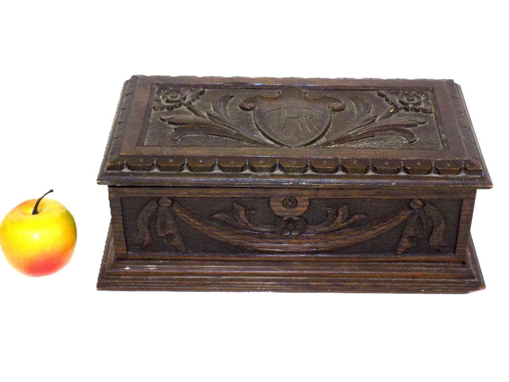 ELABORATE 19TH CENTURY OAK KEEPSAKE BOX (1 of 6)