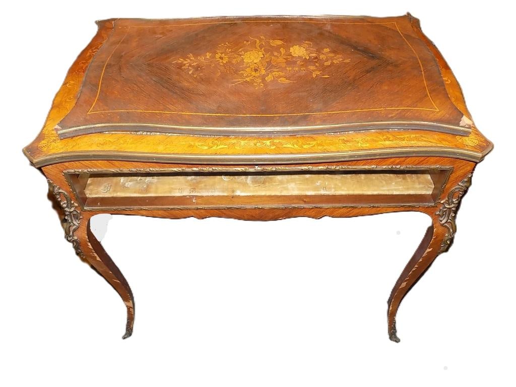 LOUIS XV STYLE FRENCH MARQUETRY VITRINE W/ BRONZE: 18th / 19th Century Louis XV Style French Regency Vitrine with Bronze Mounts. Decorated with Marquetry, Scrolled Acanthus and Shells, Rosewood veneer with Fruitwood Inlay. Beveled Glass Showcase with 