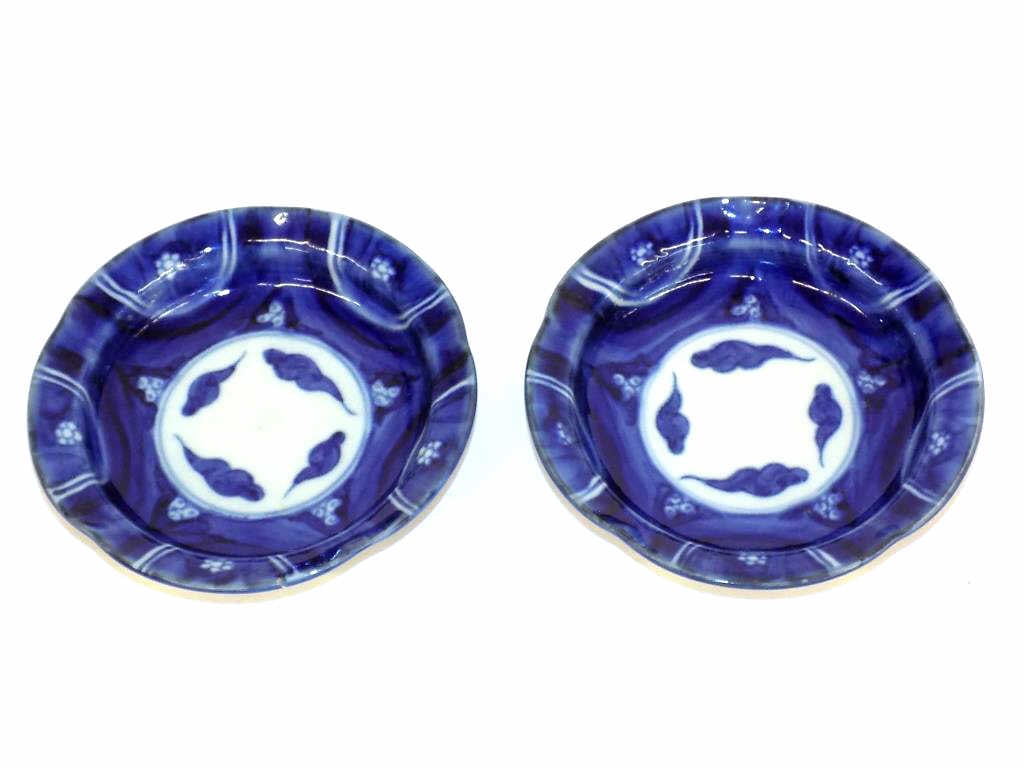 JAPANESE BLUE & WHITE IMARI PORCELAIN BOWLS: Early Japanese Blue and White Imari or Arita Ware Porcelain Bowls. Scalloped Rims with Hand Painted Floral Decoration with Inner Clouds. Signed Bases. Height 1.25" x Width 5.25" x Length 5.25" 1 lb