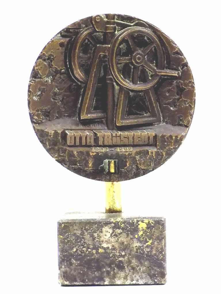 MIDCENTURY OTTO TRUSTEDT BRONZE SCULPTURE: Finnish Midcentury Otto Trustedt Outokumpu Copper Mine Commemorative Bronze Sculpture on Gilt Marble Base. Height 5"
