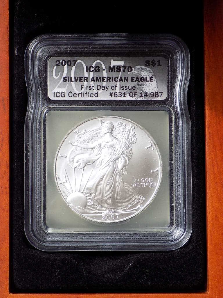 US MINT 2007 SILVER EAGLE 1ST DAY ISSUE ICG MS 70 (1 of 5)