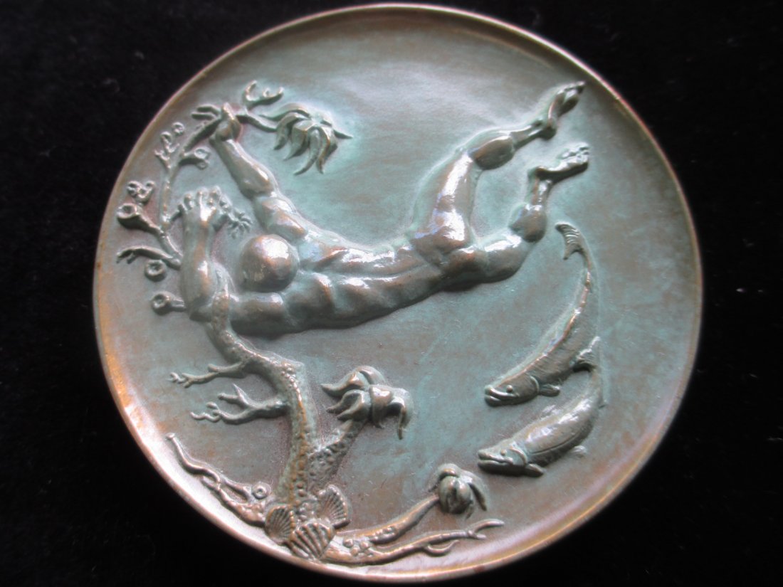 ELISCU - SEA TREASURES BRONZE MEDALLION: Frank Eliscu American 1912-1996 - Society of Medalists 1964 Bronze medallion entitled " Sea Treasures " doubled sided scenes. Signed. In original box. D 3".