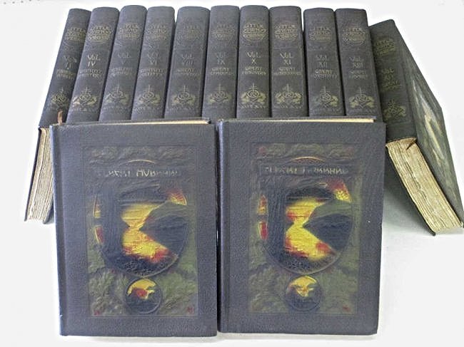 ROYCROFTERS LITTLE JOURNEYS ARTS & CRAFTS BOOK SET: Elbert Hubbard Little Journeys to the Homes of the Great Memorial Edition embossed leatherbound 13 Volume book set. (Volume 7 absent) Published by Wm Wise Co. The Roycrofters 1916 New York . Very good