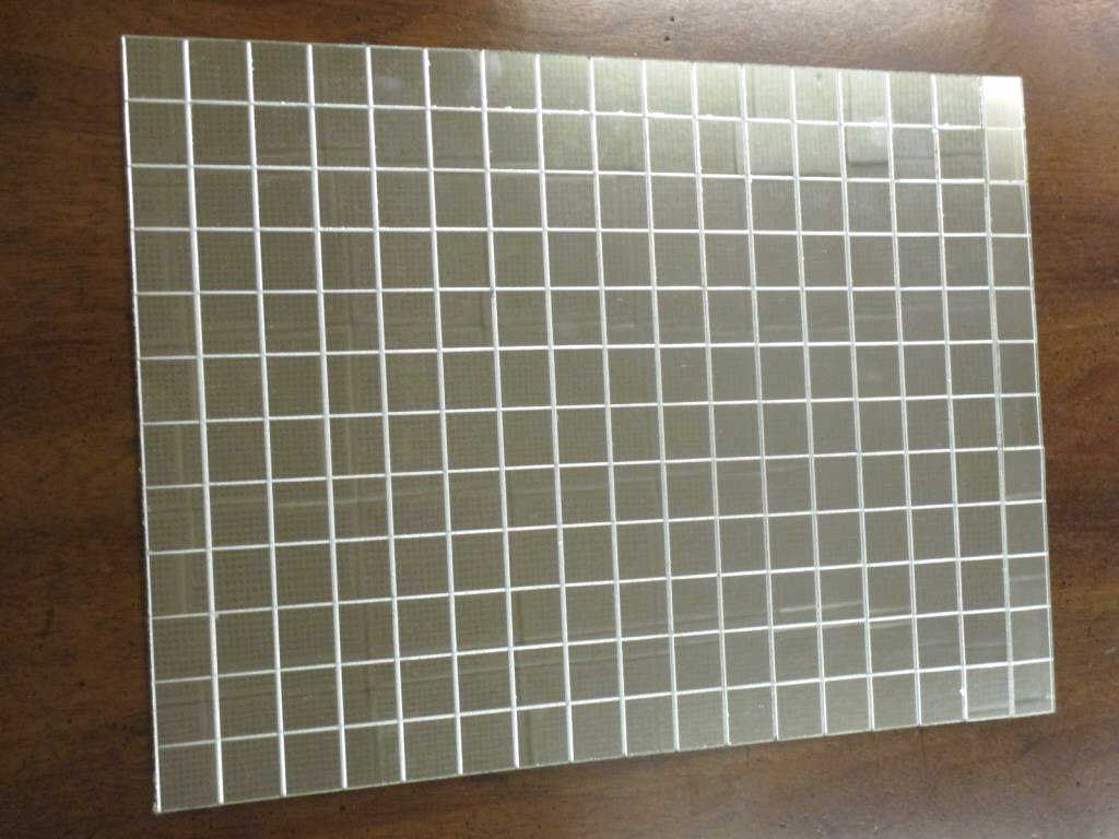 MIDCENTURY MODERN MIRRORED PLACE MATS: Midcentury modern set of 8 mirrored table place mats in cut squares pattern. 12" x 17.50"
