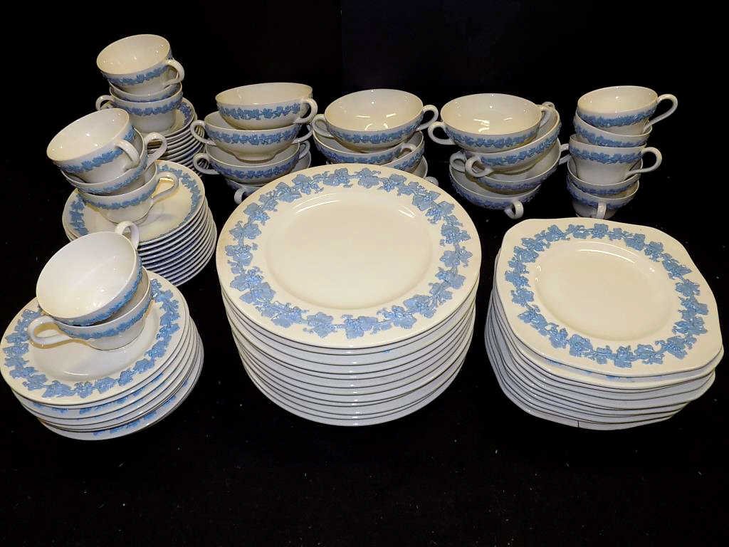WEDGWOOD QUEENSWARE SERVICE FOR 12 (1 of 3)