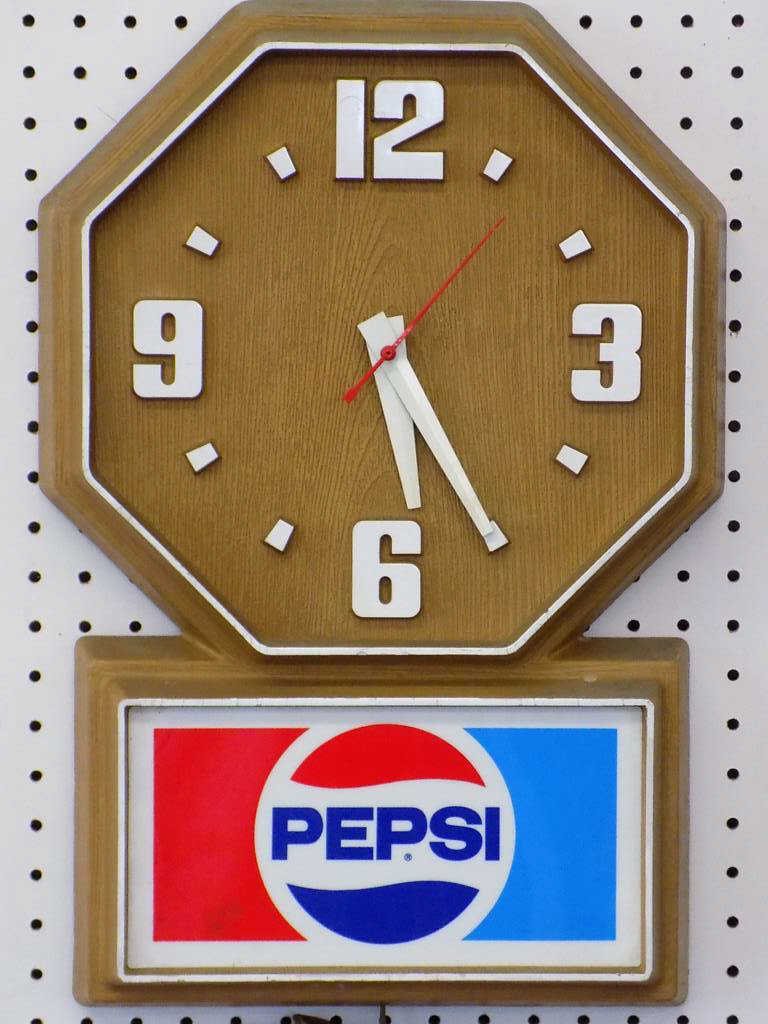 VINTAGE PEPSI COLA ADVERTISING CLOCK Vintage Pepsi Cola