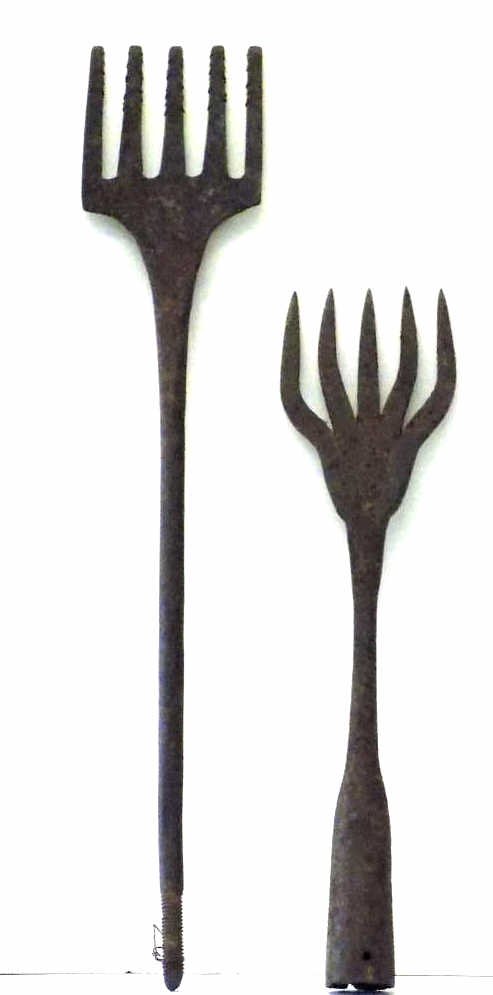 ANTIQUE IRON EEL SPEAR FORKS 2 Antique iron 5 finger (1 of 2)