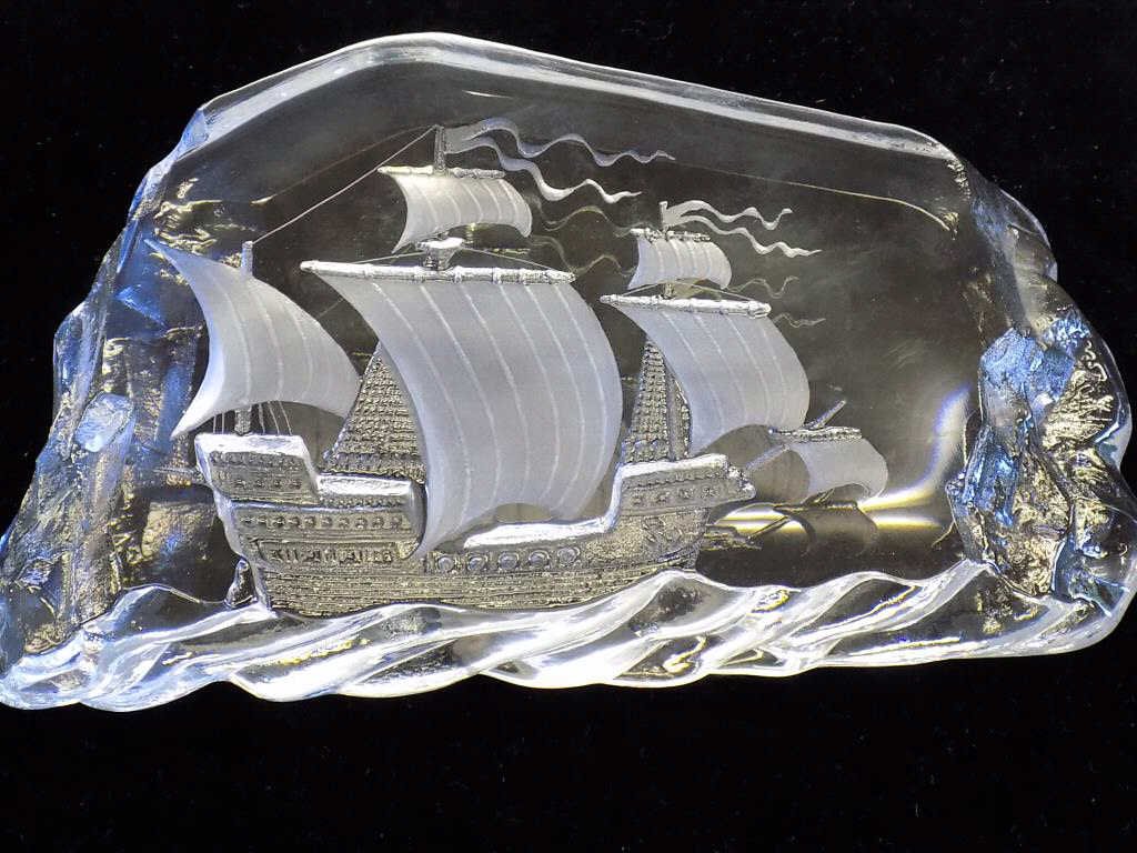 SWEDISH CRYSTAL SHIP ART GLASS SIGNED Swedish heavy (1 of 3)