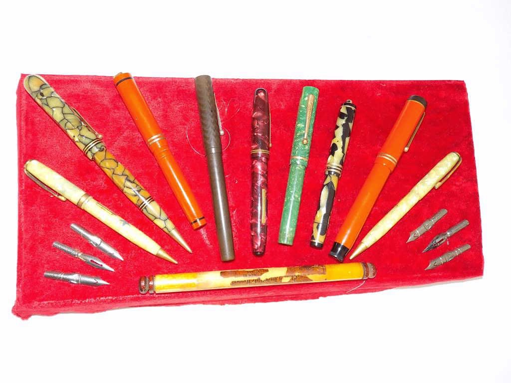 COLLECTION OF FOUNTAIN PENS Collection of 9 Shadowboxed (1 of 5)