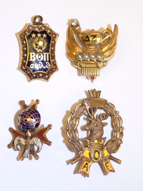 GOLD GROUP OF FRATERNAL PINS CHARMS (1 of 2)