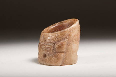 A jade Archer's Ring, Western Zhou Dynasty: 3.6 * 4cm .