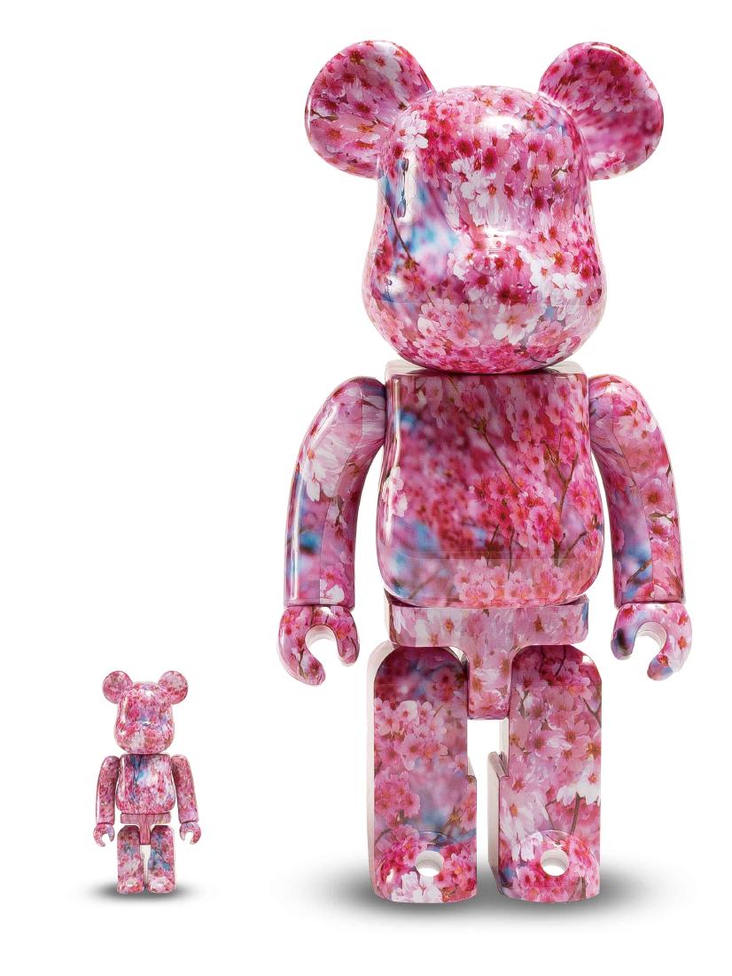 Bearbrick 400% & 100% Mika ninagawa sakura: 13 * 8 * 27.5cm , 2 * 2 * 7cm