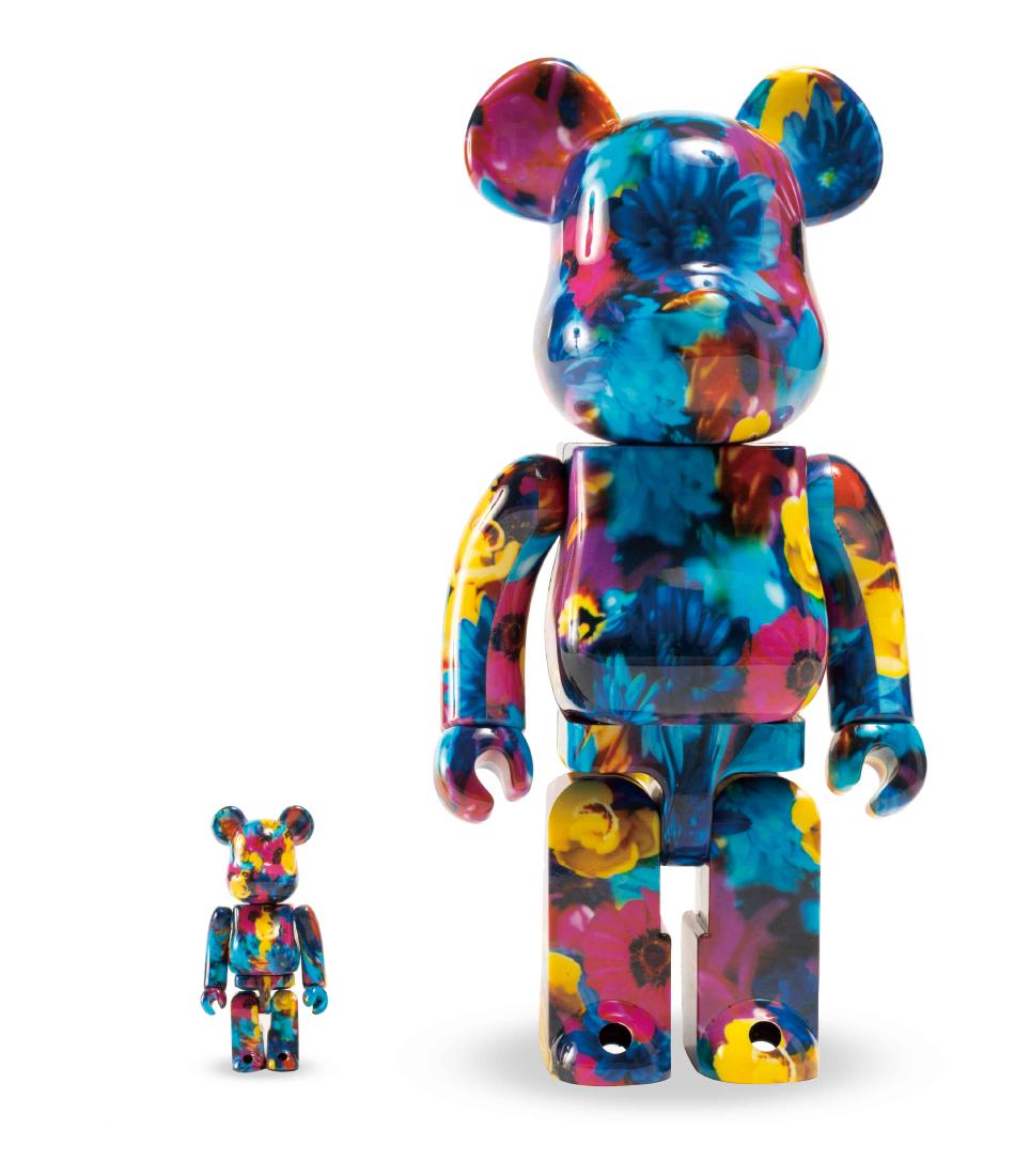 Bearbrick 400% & 100% Mika ninagawa blue flower: 13 * 8 * 27.5cm , 2 * 2 * 7cm