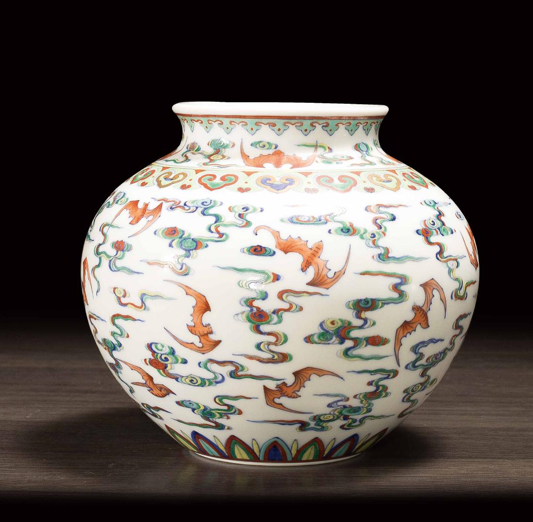 A XIAOFANG KILN DOUCAI POT (1 of 8)