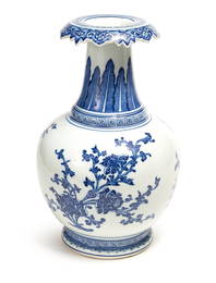 A Blue&White Flower Mouth Bottle, Yongzheng Period