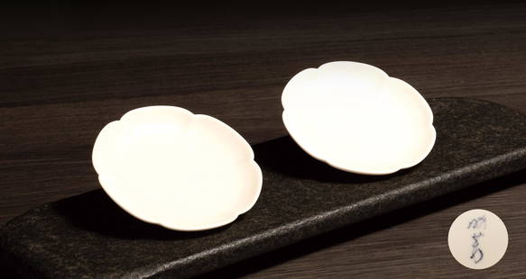 A Pair of Xiaofang Kiln White Glazed Dish: Diameter:10 * 2 cm