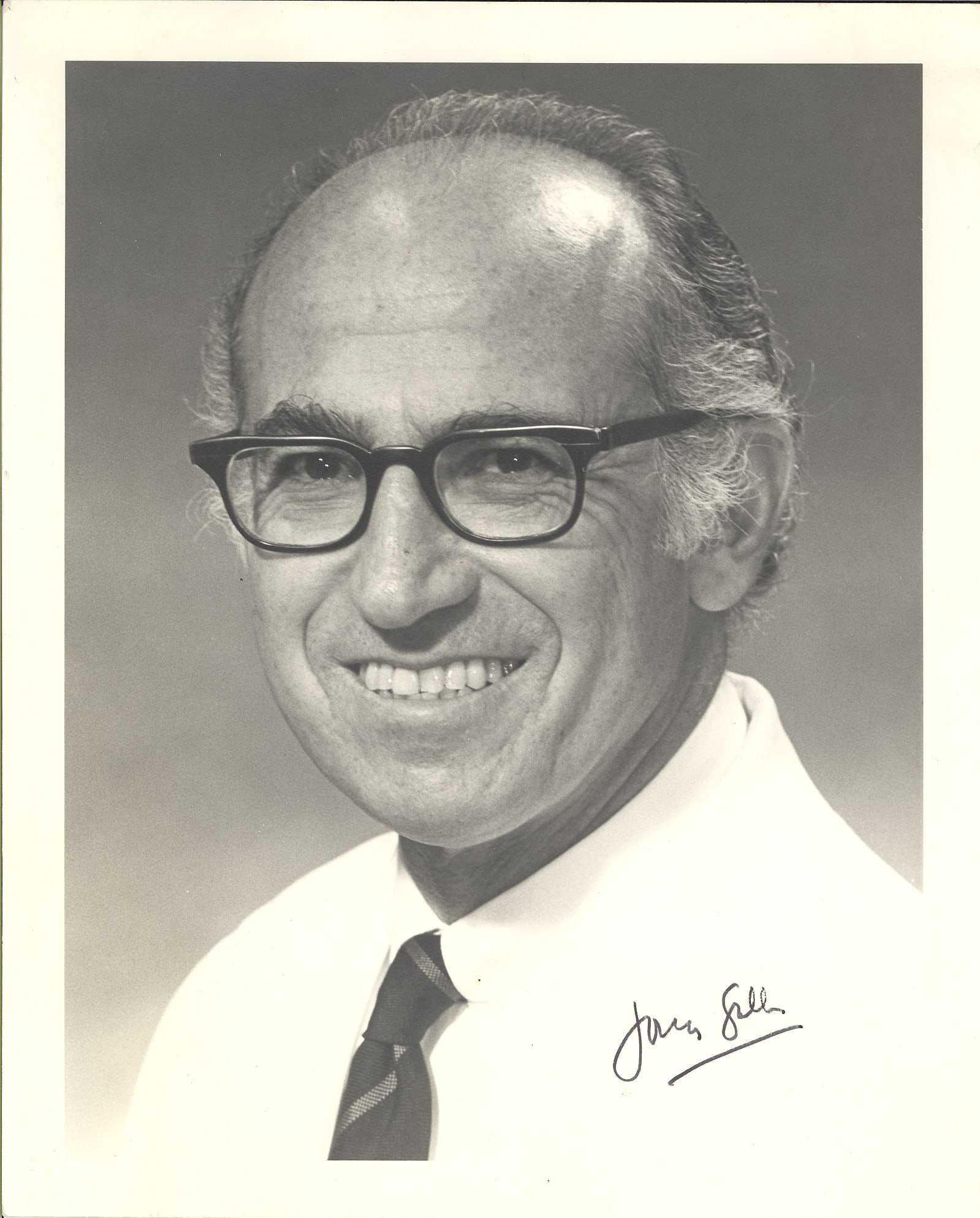 Jonas Salk Signed Photograph. (1 of 1)