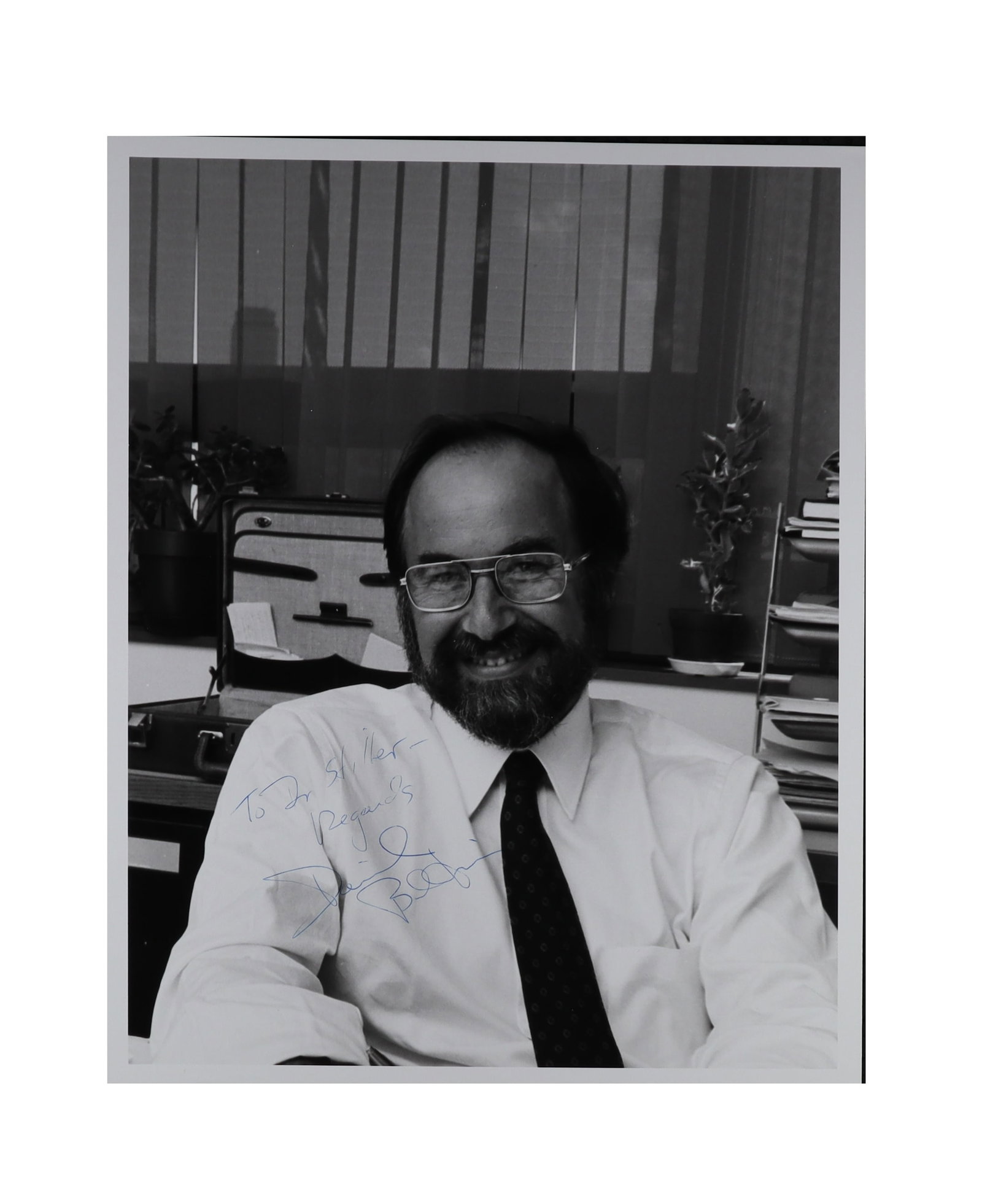 David Baltimore Signed Photograph Nobel Laureate, Discoverer of Reverse Transcriptase (1 of 2)