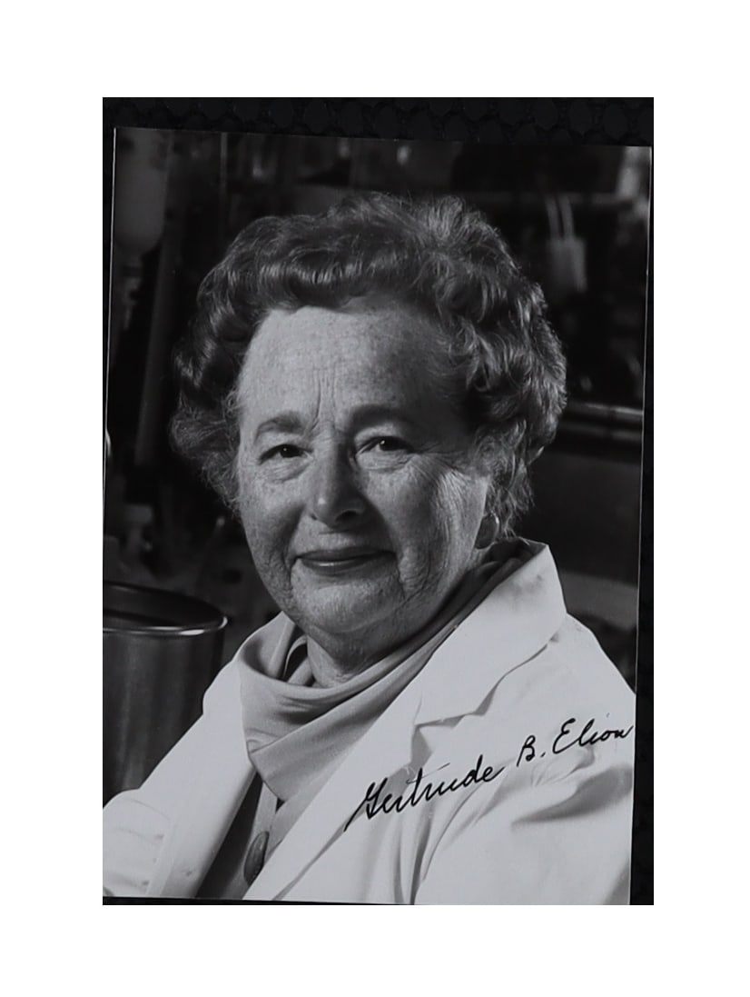Gertrude B. Elion Signed Photograph: Nobel Laureate Pharmacologist Whose Work Led to AZT and (1 of 1)