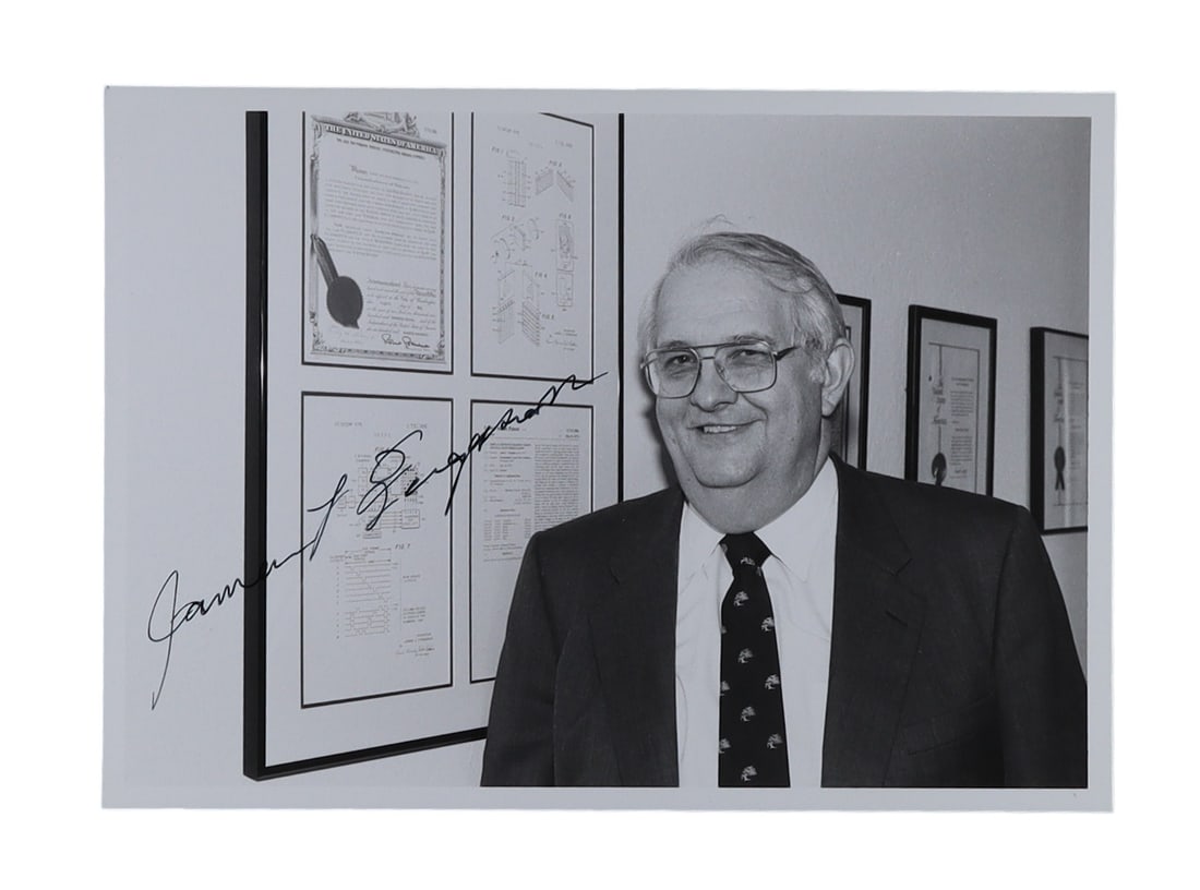 James Fergason Signed Photograph: Pioneer of Liquid Crystal Display Technology: James Fergason Signed: Pioneer of Liquid Crystal Display Technology. James Fergason (1934-2008), American inventor who held fundamental patents on liquid crystal display (LCD) technology and whose wor