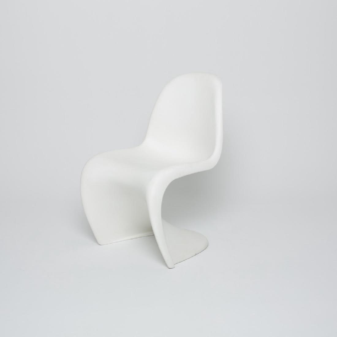 VERNER PANTON: VERNER PANTON (1926-1998)Lot de quatre chaises S-Chair Polypropylène blancEd. Vitra195949 x 46 x 81 cm