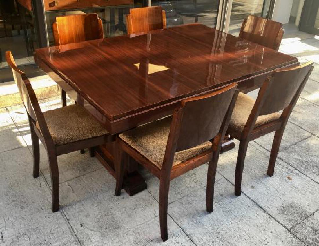 Travail français dans le goût des années 1930 Ensemble: Travail français dans le goût des années 1930 Ensemble de six chaises en placage de palissandre, garniture en velours motif léopard H : 85 cm