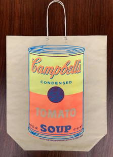 Andy Warhol (1930-1987) Campbell's Soup Can (Tomato) -: Andy Warhol (1930-1987) Campbell's Soup Can (Tomato) - 1966 Sérigraphie en couleurs sur sac en papier 49 x 42,5 cm Institute of Contemporary Art, Boston, Massachussetts, pub.