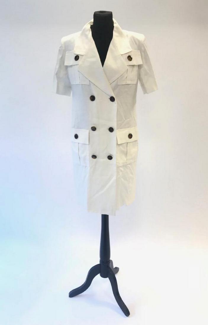 GIVENCHY Couture Robe manteau croisé en lin blanc: GIVENCHY Couture Robe manteau croisé en lin blanc Taille indiquée : 40