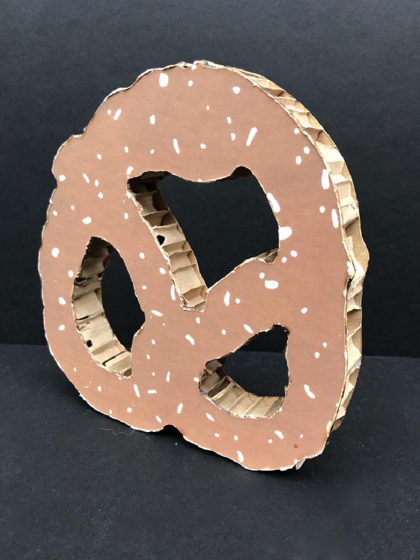 Claes OLDENBURG (Né en 1929) _x000D_ "NYC Bretzel" (1 of 1)